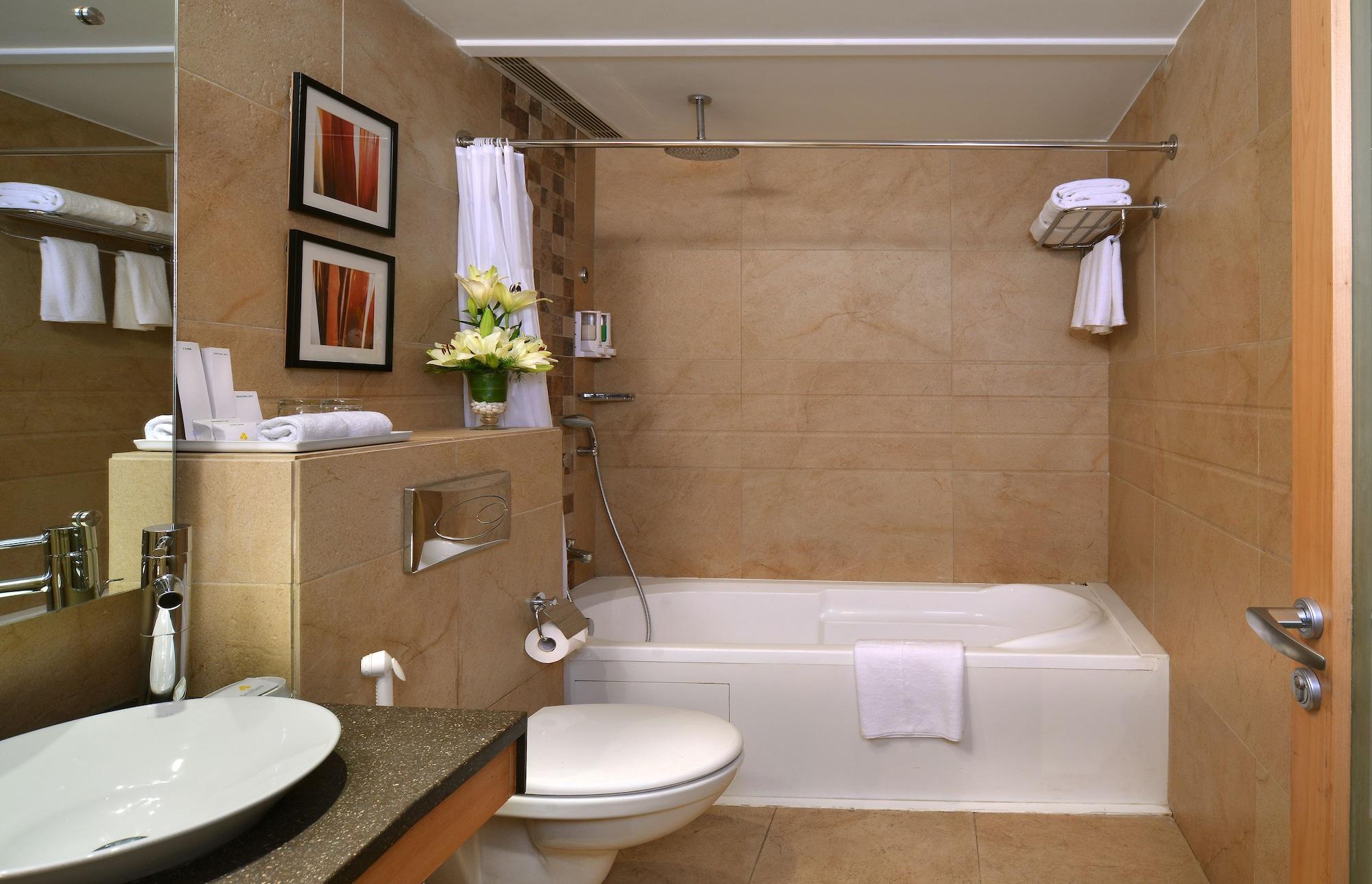Savoy Suites Manesar Gurgaon Esterno foto