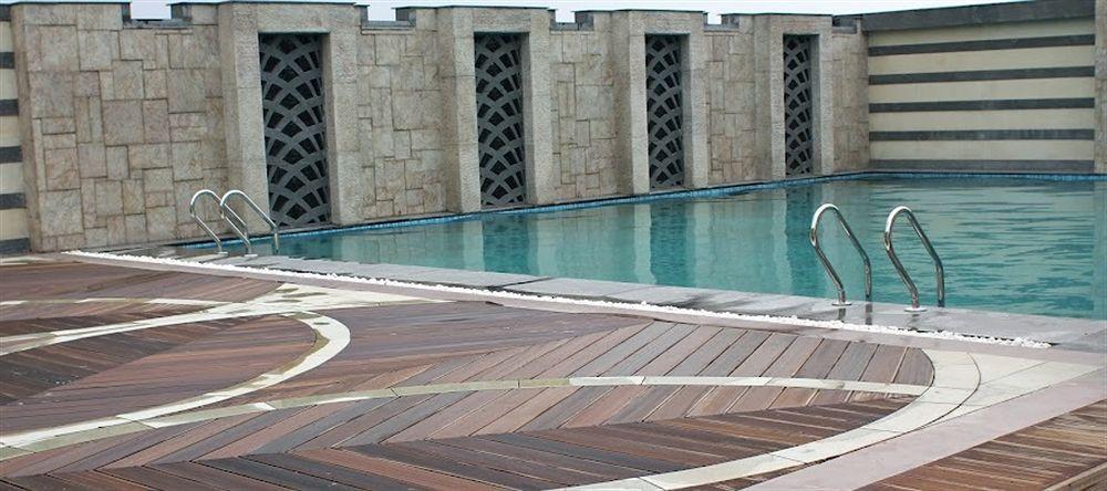 Savoy Suites Manesar Gurgaon Esterno foto