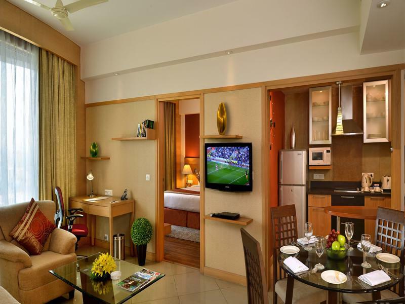 Savoy Suites Manesar Gurgaon Esterno foto