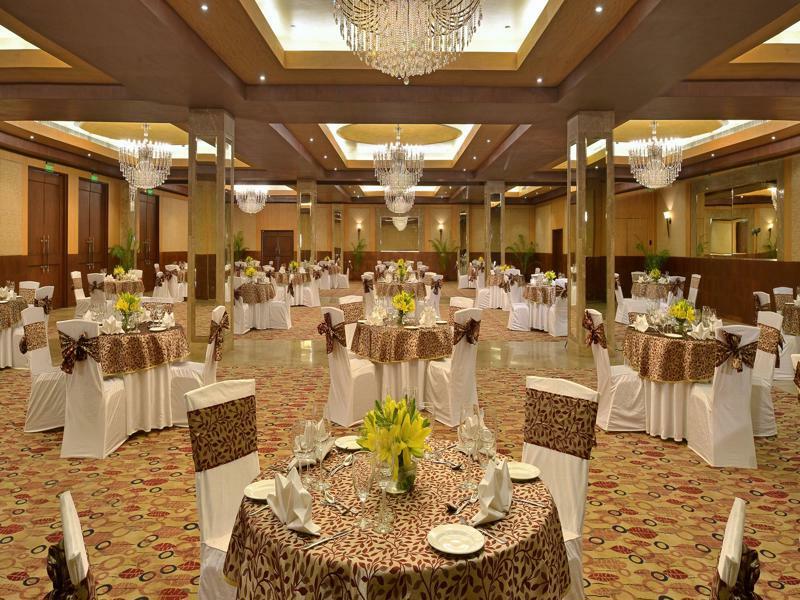 Savoy Suites Manesar Gurgaon Esterno foto